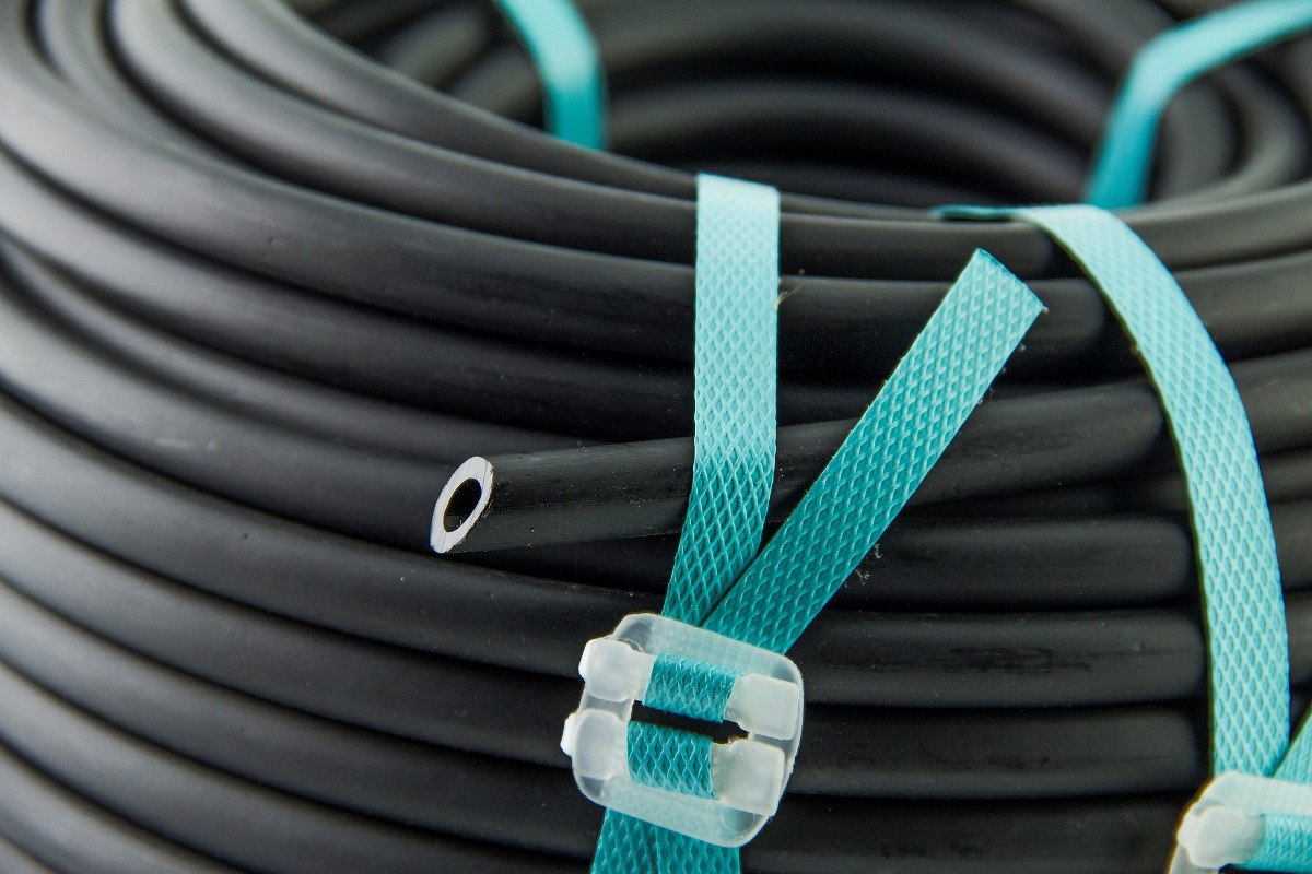 Aislador Tubo Plástico En Rollo Para Cercas Eléctricas - Imagen 3